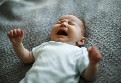 Bebeklerde ses kısılması neden olur, nasıl geçer? Ses tellerinde nodül neden olur?