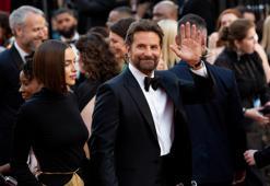 Bradley Cooper: Altı saat boyunca çıplak kaldım