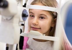 Okula yeni başlayan çocuklara göz muayenesi yaptırılması önerisi