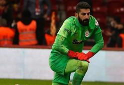 Galatasaray taraftarı takımı ayrı, İsmail Çipe'yi ayrı eleştiriyor