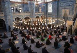 Cuma namazı ve sadece farzının kılınışı kaç dakika sürer? Cuma vakti ortalama ne zaman başlayıp biter?