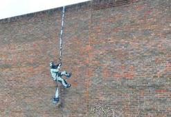 Banksy'dan bomba adım! Wilde'ın tutulduğu hapishaneyi satın alacak