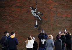 Banksy, Oscar Wilde'ın tutulduğu hapishaneyi satın almak için 10 milyon sterlin teklif etti