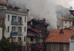 Korku dolu anlar! Alevler arasında kalan çocukları komşular kurtardı