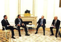 Bolsonaro görüşmesinde Putin masayı küçülttü