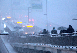 İstanbullular uyarıları dikkate aldı! Toplu ulaşıma yöneldi...
