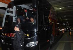 Galatasaray kafilesi İspanya dönüşü İzmir'de