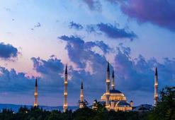 Kandil tarihleri 2022! Regaib, Miraç, Berat, Mevlid Kandili, Kadir gecesi tarihleri ne zaman?