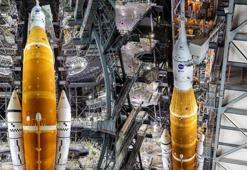 NASA Ay görevi için inşa edilen dev roketi, ilk kez fırlatma rampasına taşıyacak