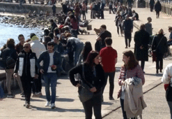 İstanbul'da hava ısındı, Caddebostan sahili doldu taştı