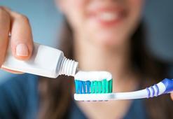 Oruçluyken diş fırçalanır mı? Diş fırçalamak orucu bozar mı? İşte Diyanet açıklaması