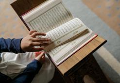 Secde Suresi Anlamı, Meali ve Diyanet Tefsiri (Secde Suresinin Türkçe ve Arapça Okunuşu)