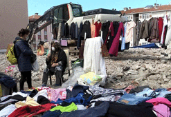 Semt pazarındaki buldozer vitrin oldu! Avcılar'da ilginç anlar