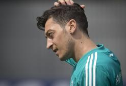 Mesut Özil'in Fenerbahçe'de kalmasının tek yolu Joachim Löw!