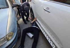 Polis ekiplerinden kedi kurtarma operasyonu