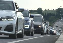 Sürücüler dikkat! Dönüş yolunda trafik kilit