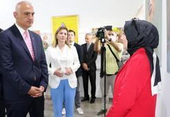 Bakan Ersoy, Fresh Ankara Çağdaş Sanat Sergisi'ni ziyaret etti