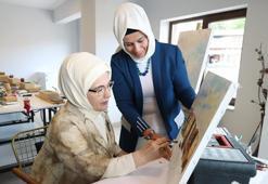 Emine Erdoğan, tarihi Ankara Kalesi'nde açılan "Ekolojik Sanat" sergisini ziyaret etti