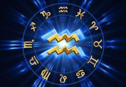 Kova burcu Hava grubu mu? Arkadaşlık uyumu nasıl? Fiziksel özellikleri nelerdir? Sevgisini nasıl belli eder?