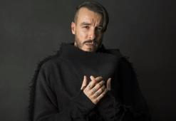 Cem Adrian çok duygulandı