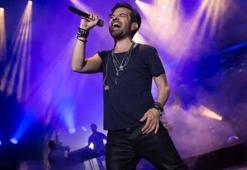 Kenan Doğulu konserinde telif baskını