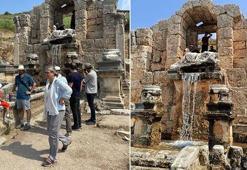 Antik çeşmeden 1800 yıl sonra su aktı