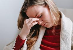 Kafada uyuşma neden olur, sebepleri nelerdir? Karıncalanma ne anlama gelir, nasıl geçer?