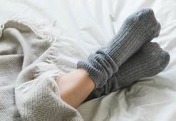 Ayak üşümesine ne iyi gelir, nasıl geçer? Neden olur, ne anlama gelir?