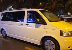 İstanbul'un göbeğinde şoke eden olay! 8 kişilik minibüste 18 kaçak göçmen çıktı