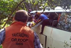 Bursa'da kaza! Tur otobüsü devrildi