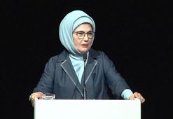 Emine Erdoğan: İslamofobinin ve milli değerleri hedef alan küresel ideolojilerin karşısında duracak olan, sizlersiniz