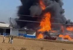 İzmir'de, kozmetik fabrikasında yangın