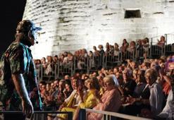 Bodrum Kalesi’nde "Şıngır Şıngır Beyoğlu" ile Ali Poyrazoğlu gecesi!