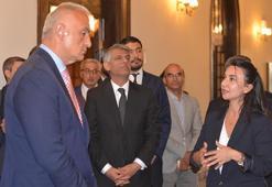 Bakan Ersoy, Başkent Kültür Yolu Festivali sergilerini gezdi