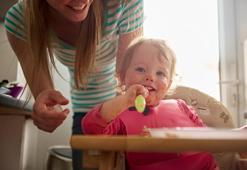 BLW (Bebek Liderliğinde Beslenme) yöntemi ile ek gıdaya geçiş