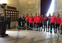 Dünya Şampiyonu Ampute Futbol Milli Takımı'ndan Ulu Önder Mustafa Kemal Atatürk ve Anıtkabir ziyareti