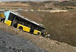 Başakşehir'de park halindeyken freni boşalan İETT otobüsü şarampole düştü