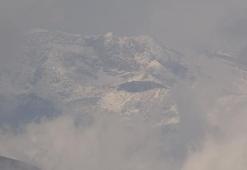 Cilo Dağı'na yılın ilk karı yağdı