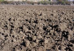 Meteoroloji'den korkutan rapor: Kuraklık toprağı taş gibi yaptı