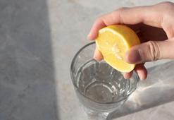 Aç karnına limonlu su içince vücudunuzda ne olur?