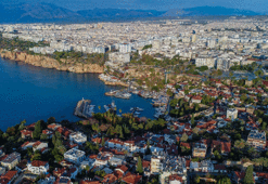 Rus ve Ukraynalılar akın etti; Antalya'da yabancıya konut satışı iki katına çıktı