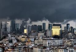 İstanbul’un üzerini yağmur bulutları kapladı! Gün geceye döndü