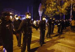 Çin'de 'sıfır vaka' protestosu: Halk sokağa indi, Xi’nin istifasını istediler