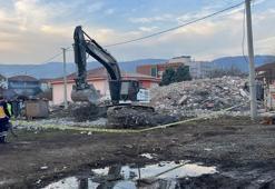 5,9 ile sarsılmıştı! Düzce’de deprem sonrası yıkım devam ediyor