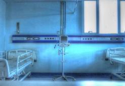 Hastanın solunum cihazının sesinden rahatsız oldu, cihazı kapattı!