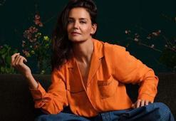 Katie Holmes'un kırmızı halıdaki kıyafet tercihi gündem oldu