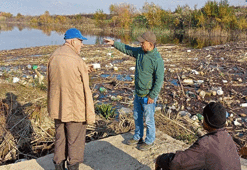 Büyük Menderes Nehri siyaha döndü! 'En doğrusu vatandaşların çöp atmaması'