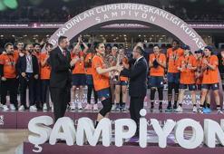 28. Kadınlar Cumhurbaşkanlığı Kupası'nın sahibi ÇBK Mersin Yenişehir Belediyesi