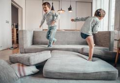 Çocuklarımızı ev kazalarından nasıl koruruz?