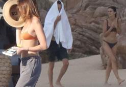 Cindy Crawford'un kızı sevgilisiyle aile tatilinde